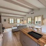 Les De La Joubertie Casa de Férias *