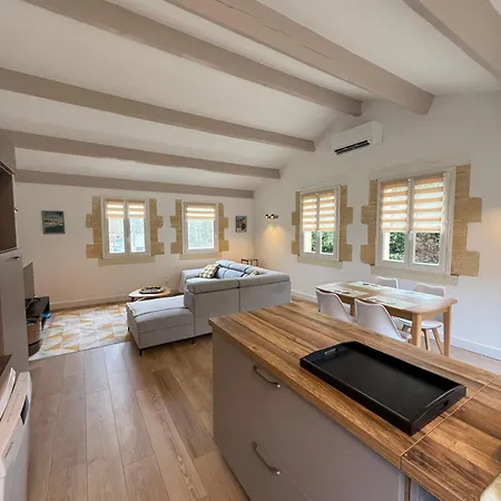 Les De La Joubertie Tatil Evi *