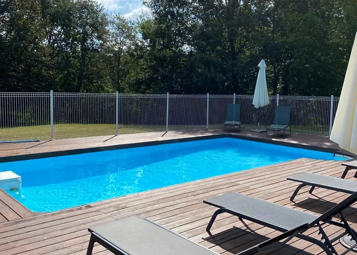 Les De La Joubertie * Salon